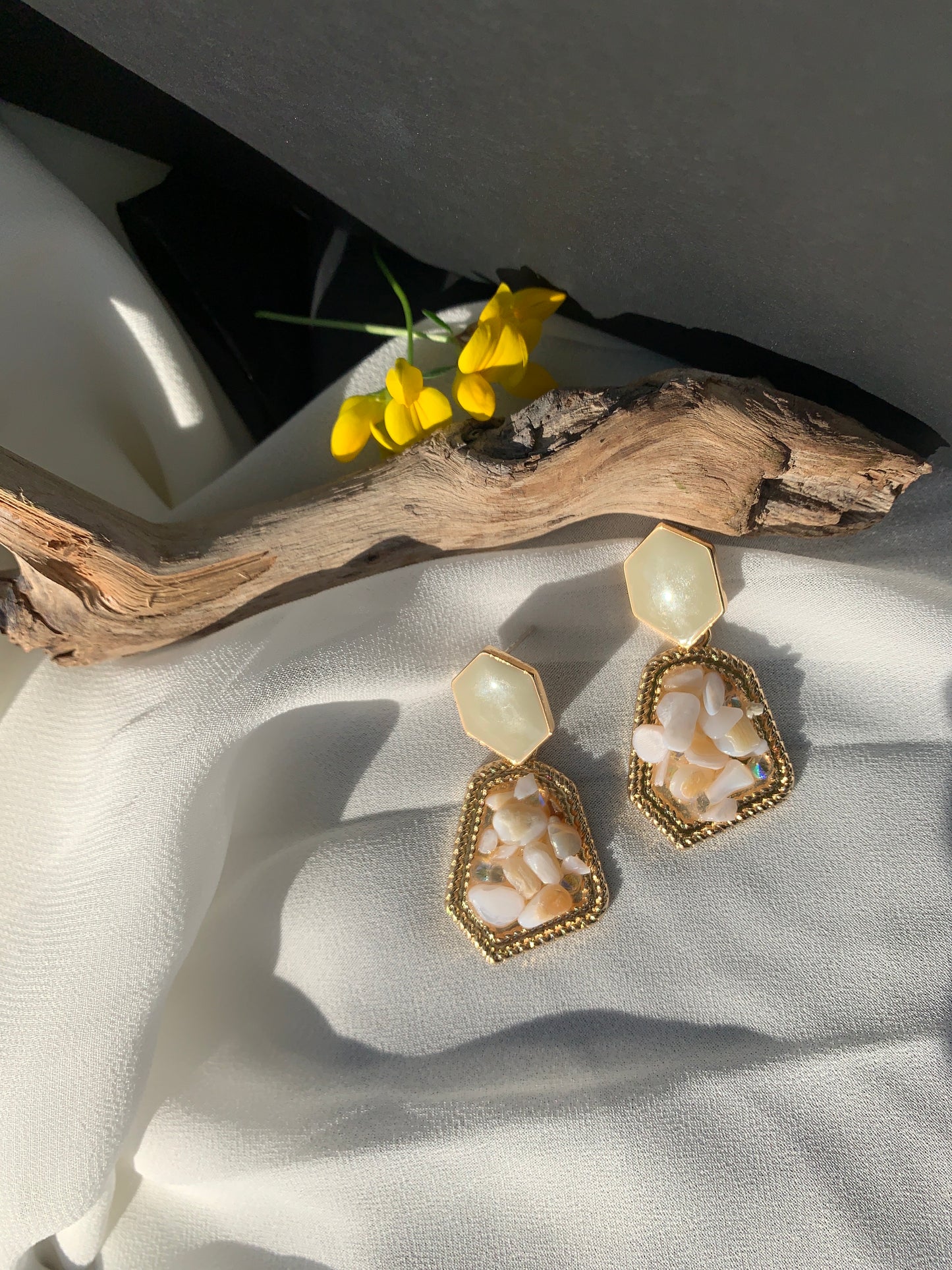 Vintage milky white stone earring