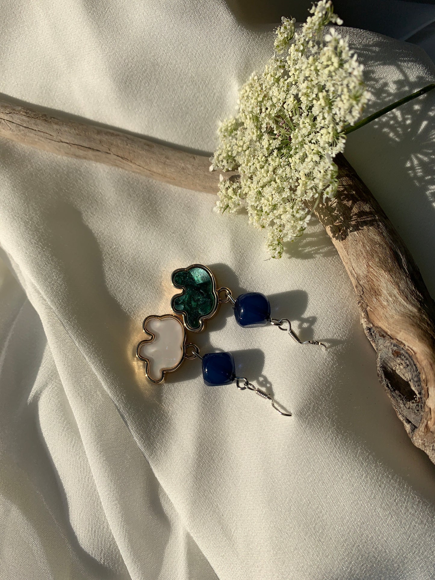 Elephant shape resin earring