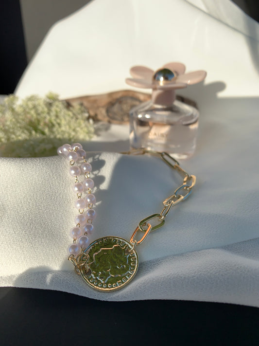 Solidus with pearls bracelet