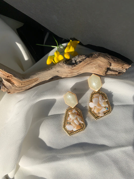 Vintage milky white stone earring